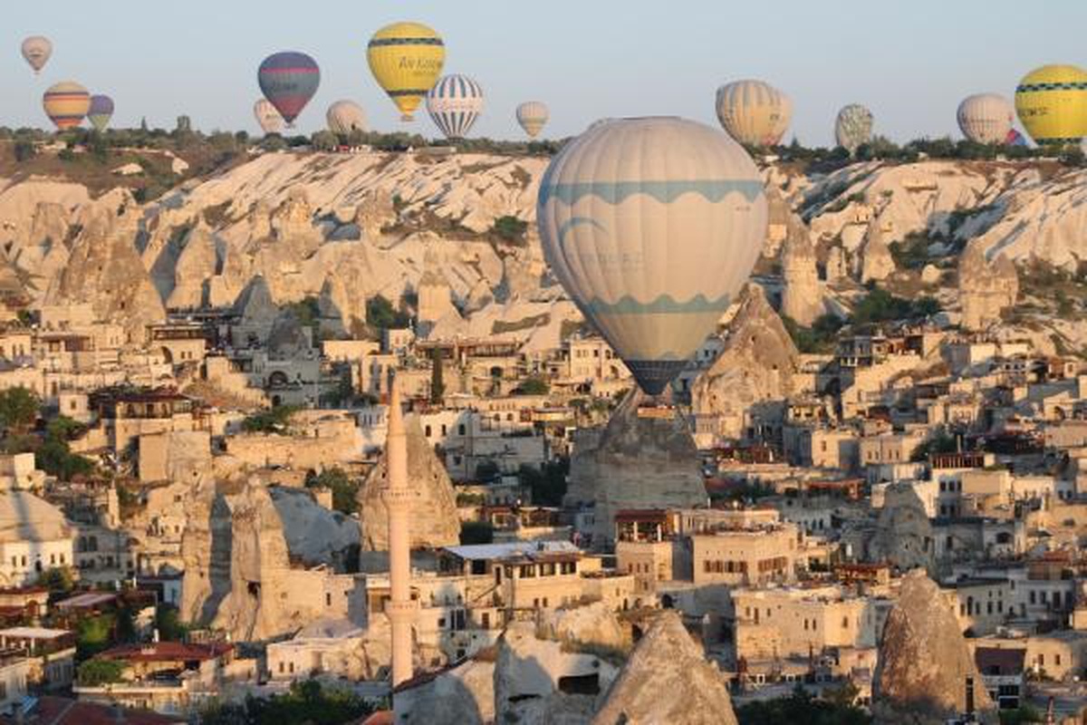 Kapadokya\'da Sıcak Hava Balonu Turları