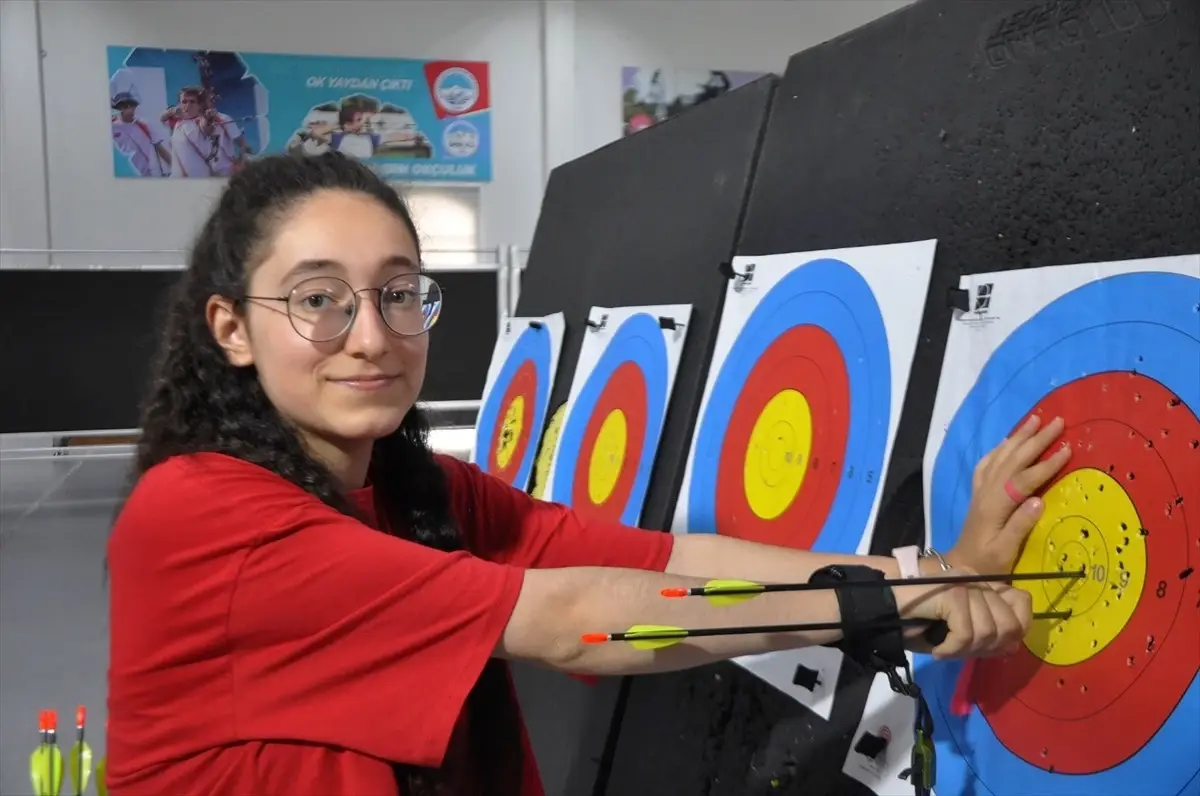 Kayseri'de Okçuluk Yapan İkizler Milli Takıma Girmeyi Hedefliyor