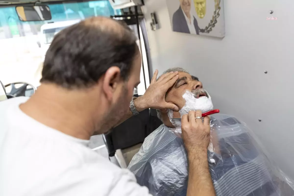 Mersin Büyükşehir Belediyesi Kurban Bayramı\'nda Mobil Kuaför Hizmeti Sunuyor