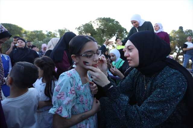 Mescid-i Aksa'da 100 bin kişilik bayram namazı Mescid-i Aksa'da 100 bin kişilik bayram namazı