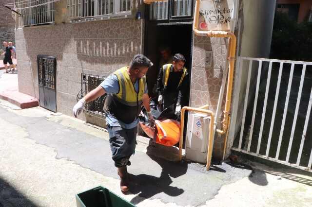 Misafirliğe gittiği evde kafasına tabancayla ateş ederek intihar etti