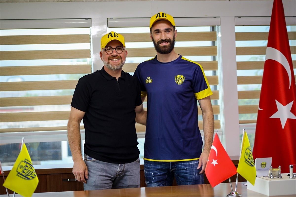 MKE Ankaragücü, Riad Bajic\'i kadrosuna kattı