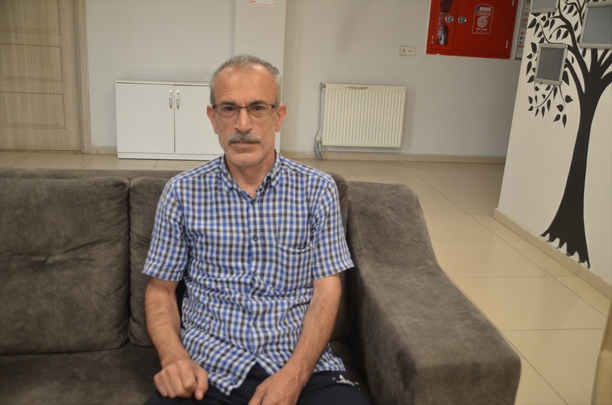 Depremzedeler Kurban Bayramı\'nı evlerinden uzak geçiriyor