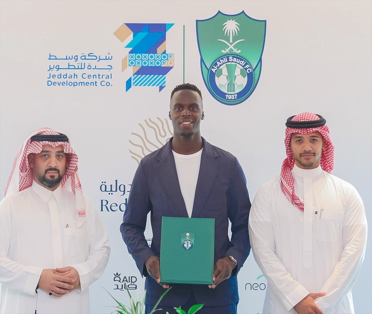 Al-Ahli, Senegalli kaleci Edouard Mendy\'yi transfer etti