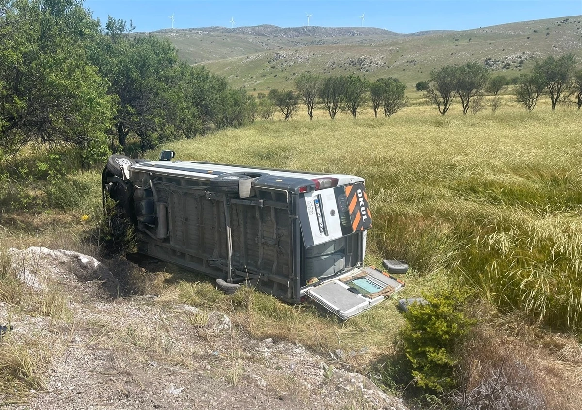 Afyonkarahisar\'da minibüs kazası: 7 yaralı