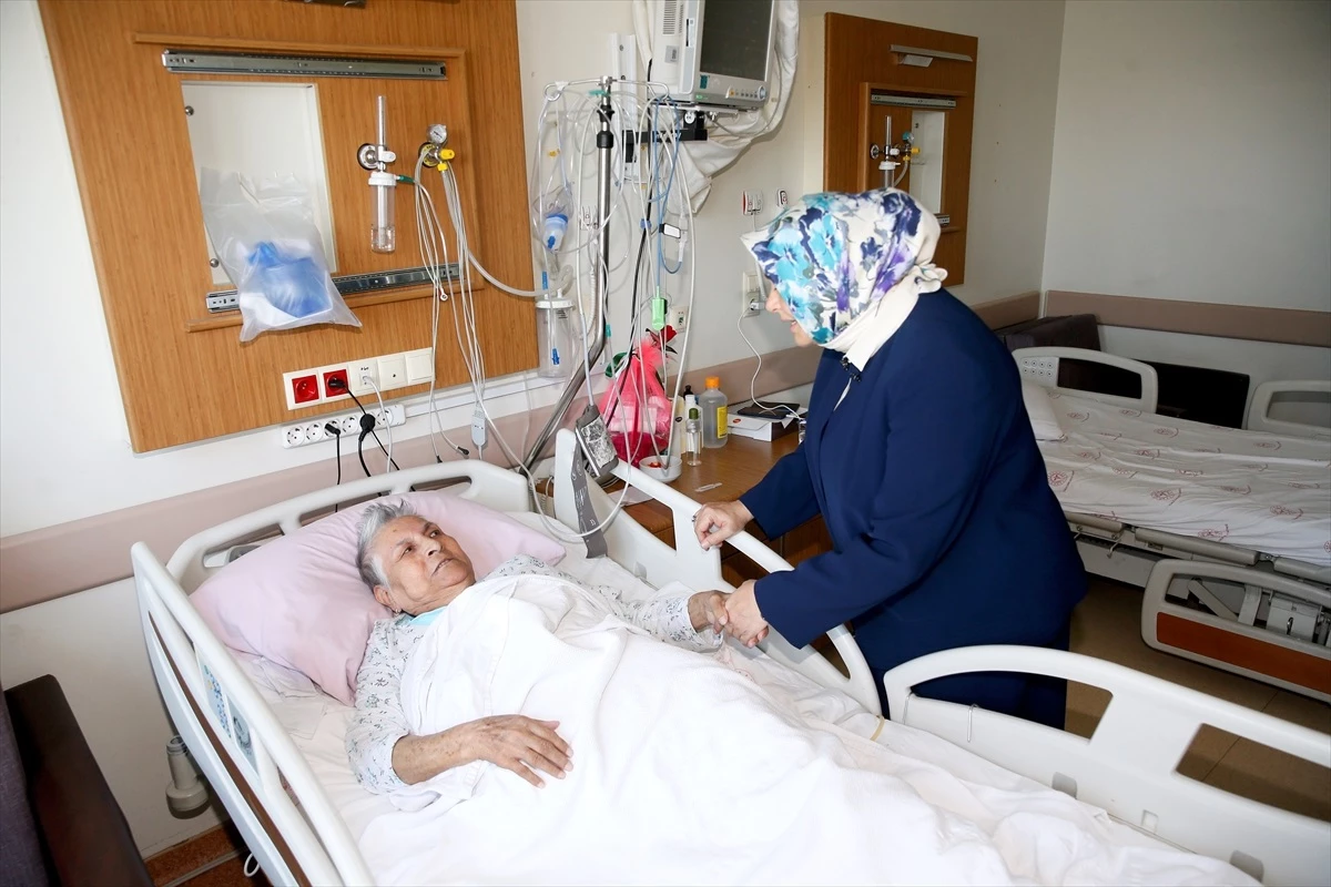 AK Parti Milletvekili Ayşen Gürcan, Kurban Bayramı dolayısıyla hastaları ziyaret etti