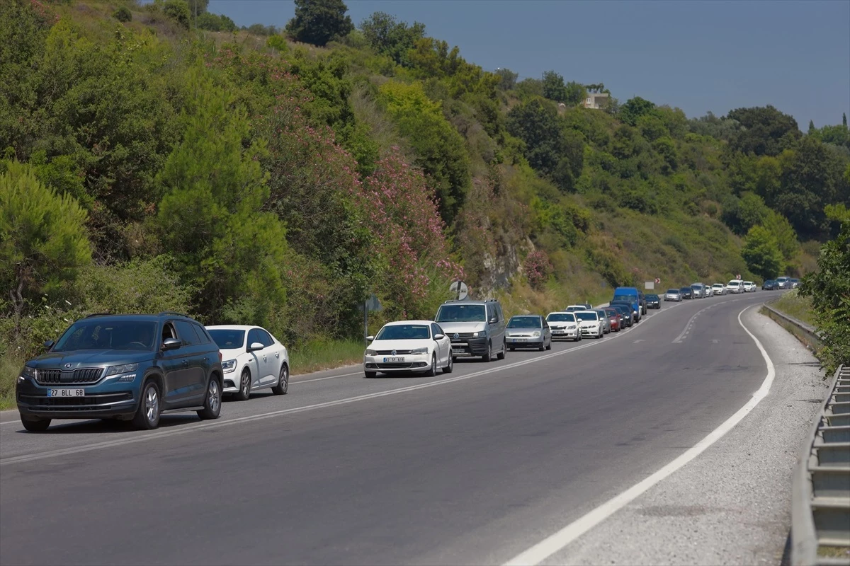 Kurban Bayramı Tatilinde Antalya-Konya Kara Yolunda Trafik Yoğunluğu