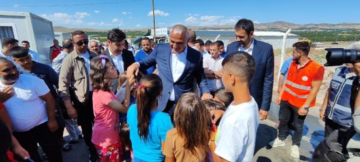 Kültür ve Turizm Bakanı Malatya\'da Depremzedelerle Bayramlaştı
