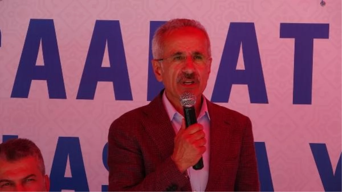 Ulaştırma ve Altyapı Bakanı Abdulkadir Uraloğlu Trabzon\'da