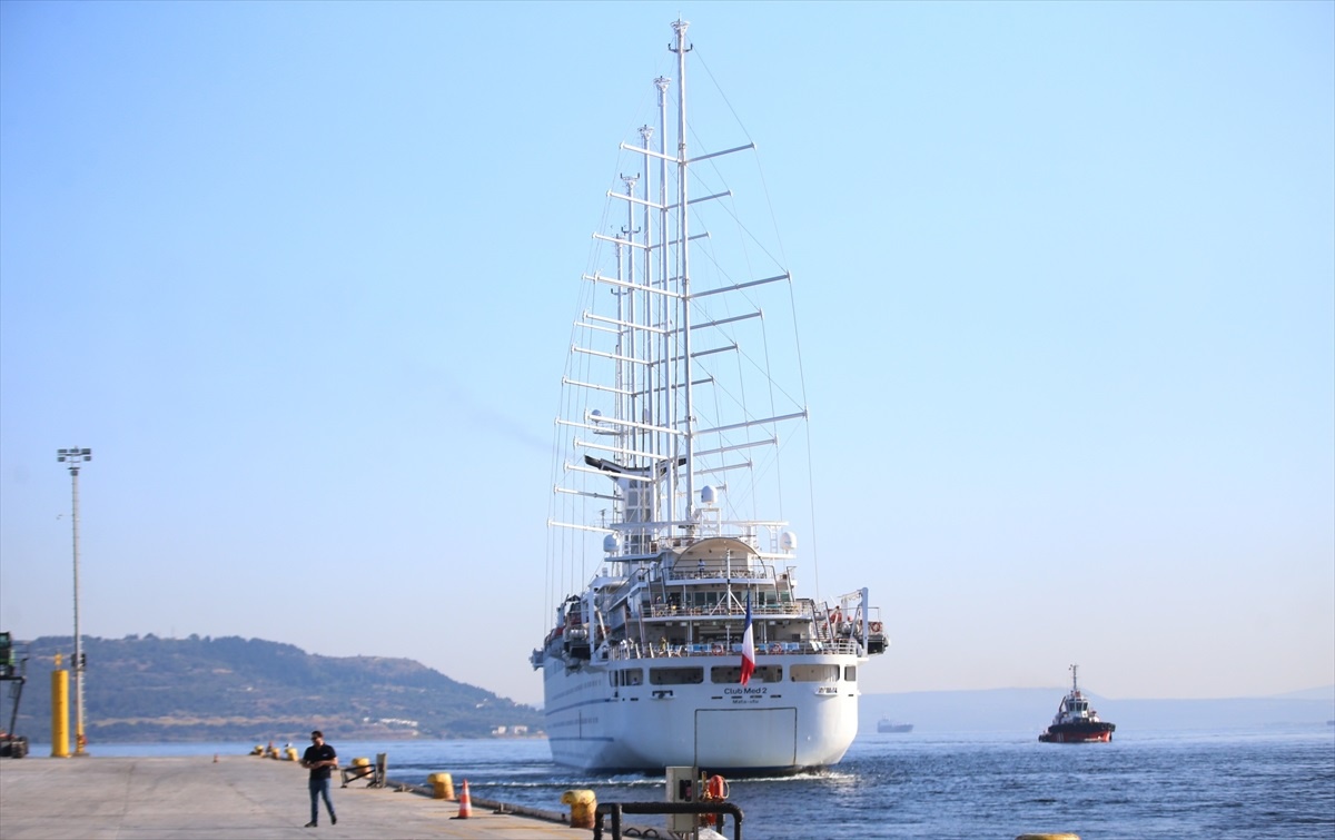 Çanakkale Limanı\'na Yıl Sonuna Kadar 43 Dev Kruvaziyer Gemisi Bekleniyor