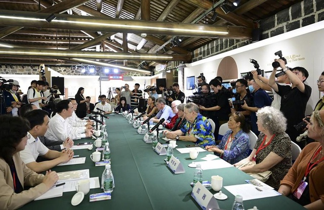 Çin-Abd Halklar Arası Dostluk Forumu Fuzhou'da Düzenlendi Çin-Abd Halklar Arası Dostluk Forumu Fuzhou'da Düzenlendi