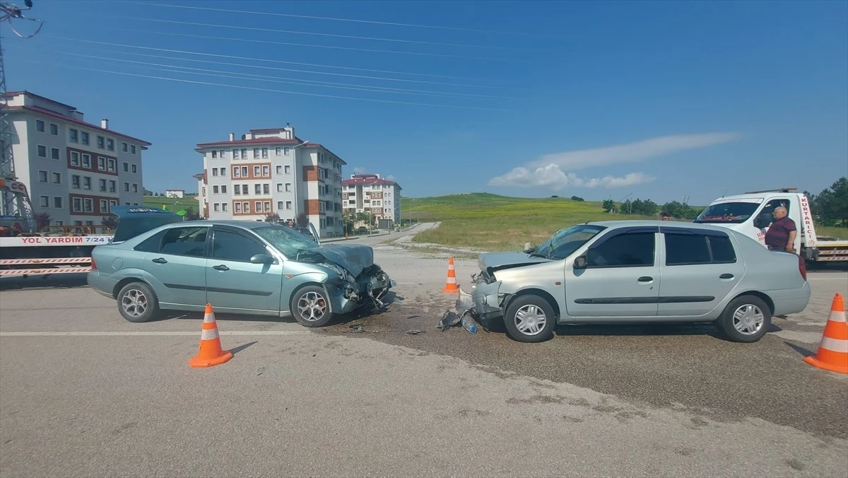 Çorum\'un Boğazkale ilçesinde otomobil çarpışması: 8 yaralı