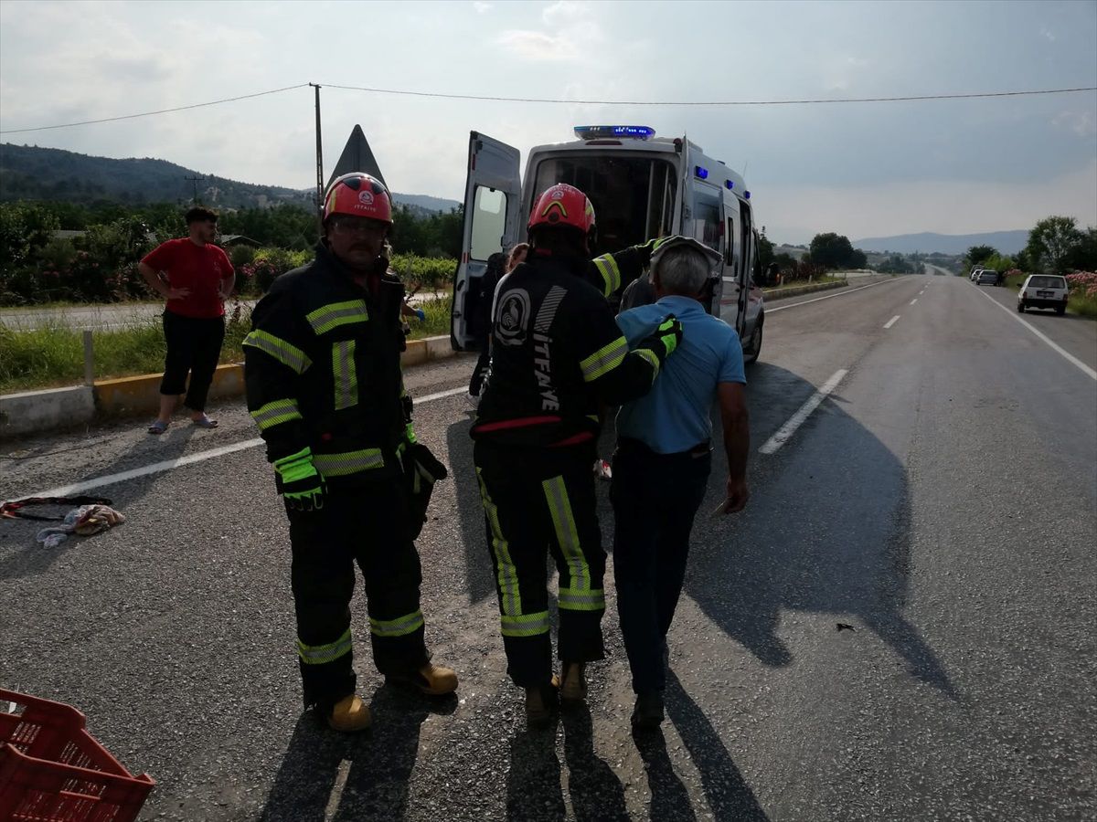 Denizli\'de takla atan otomobildeki 2 kişi yaralandı