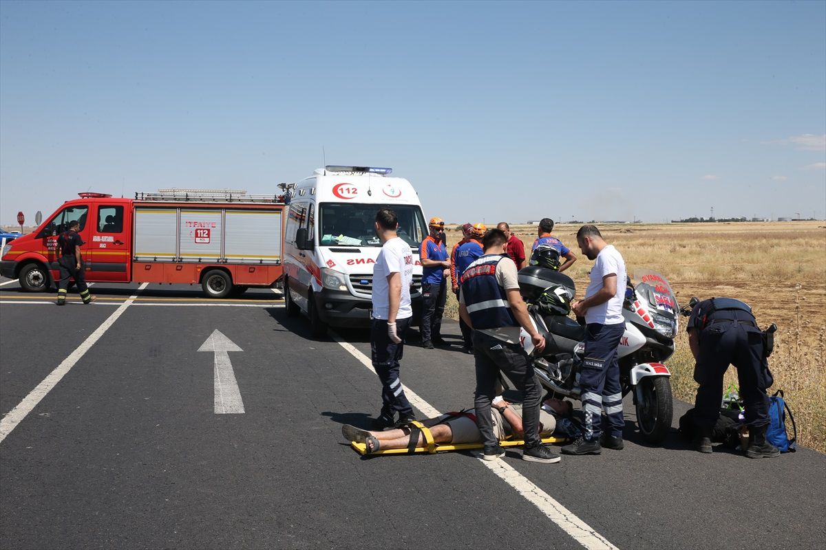 Diyarbakır\'da Otomobil Şarampole Devrildi: 4 Yaralı