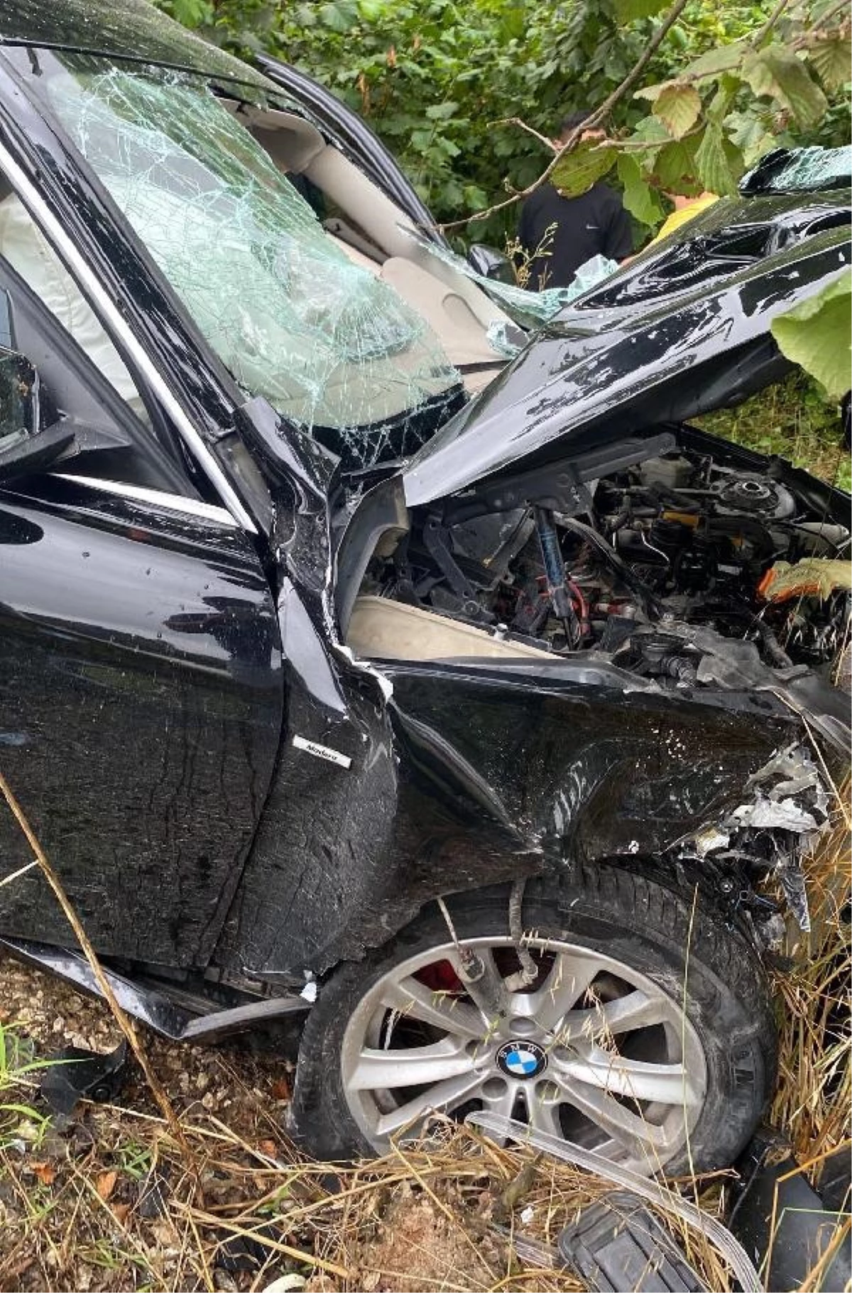 Düzce\'de Ciple Çarpışan Otomobilde 4 Kişi Yaralandı