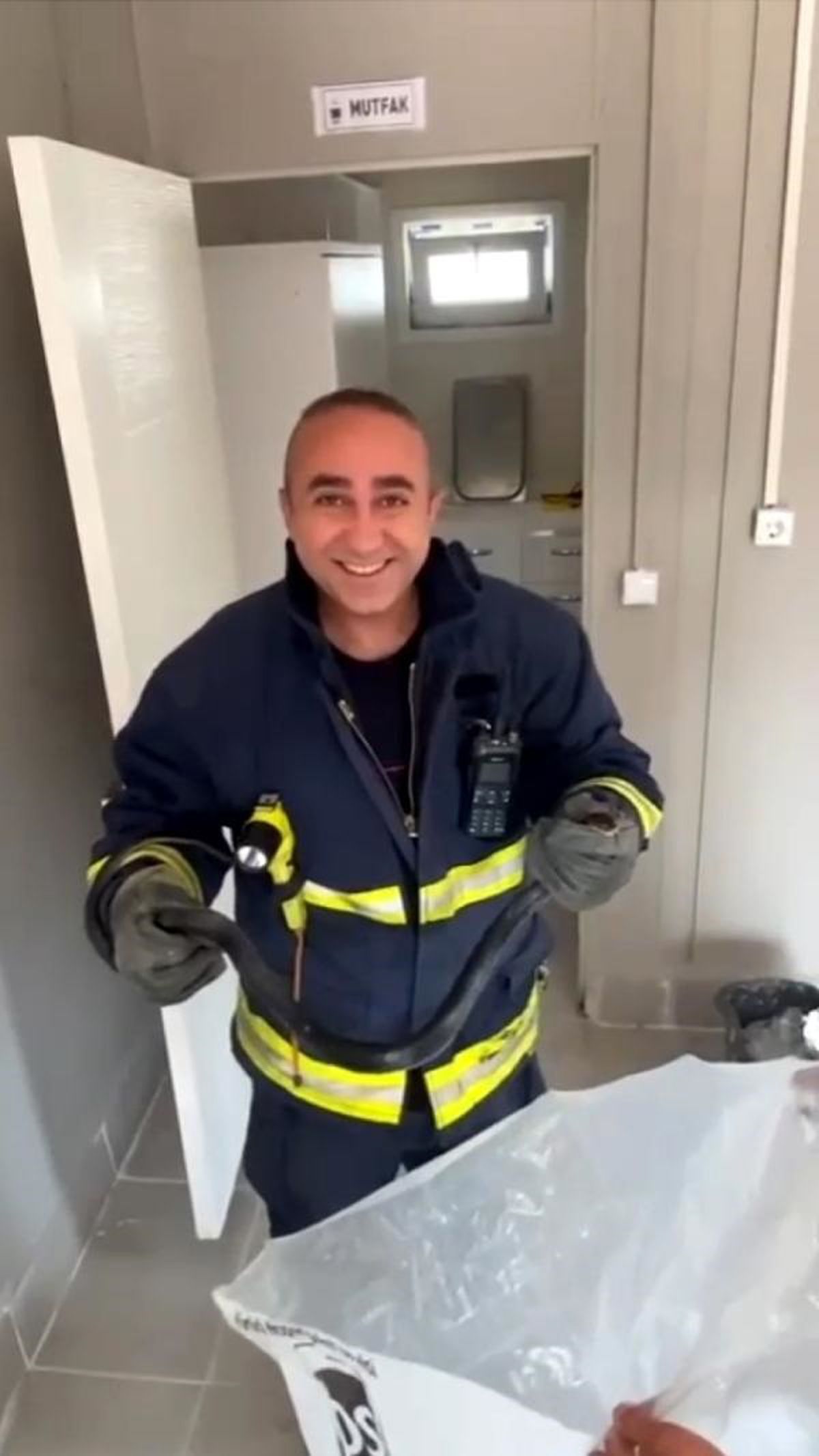 Antalya'da Havaların Isınmasıyla Evlere Giren Yılanlar Korkuttu