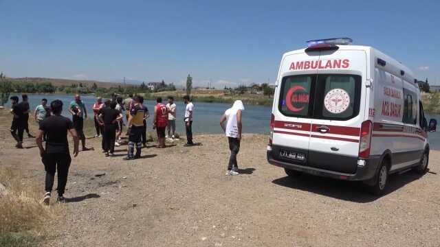 Kızılırmak'a düşen topu almak için suya giren 3 çocuk hayatını kaybetti