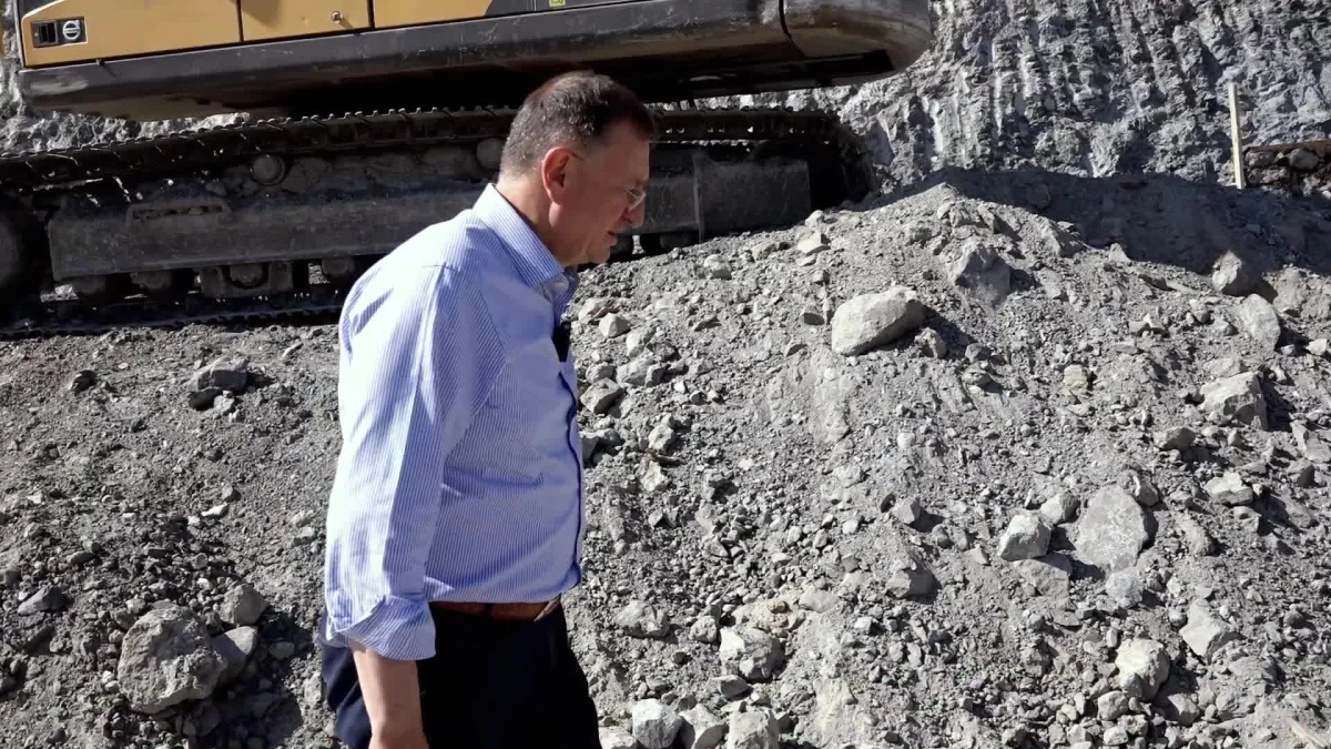 Hatay Büyükşehir Belediye Başkanı Lütfü Savaş, Serinyol-Madenli yolunu yıl sonuna kadar bitirmeyi planlıyor