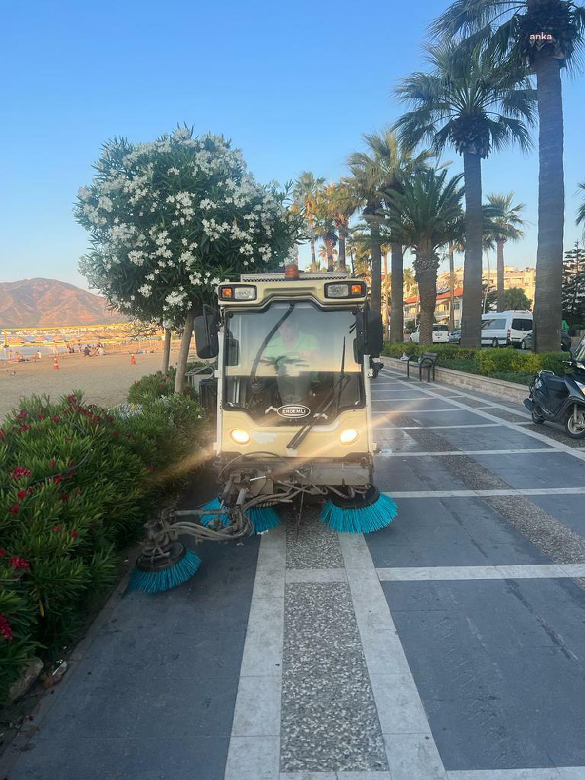 Marmaris Belediyesi Bayram Yoğunluğunda Temizlik Çalışmalarına Devam Ediyor