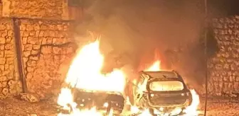 Nusaybin'de Park Halindeki 4 Otomobil Yandı