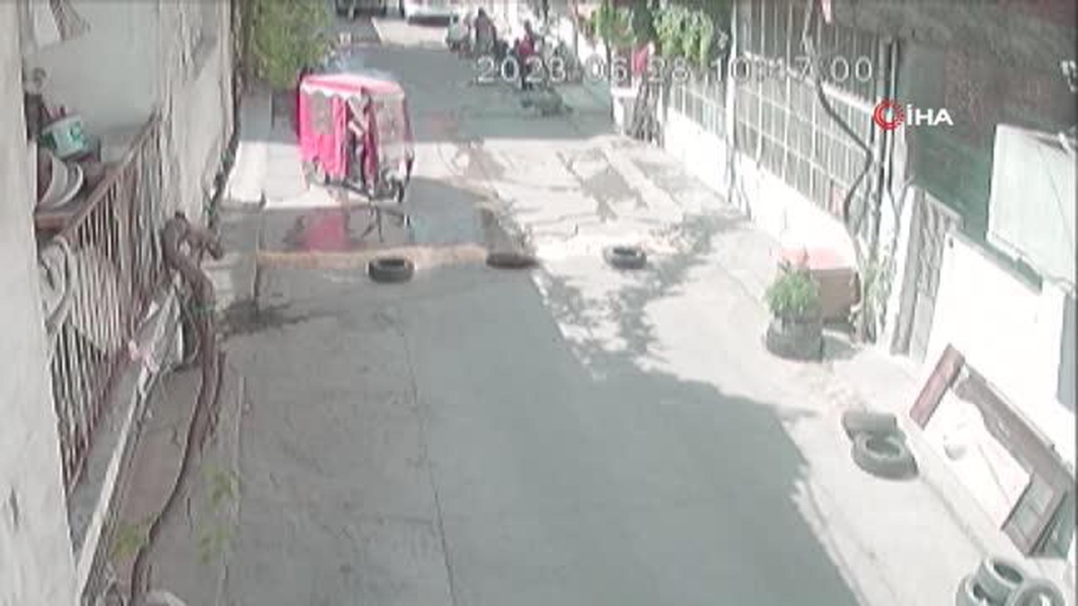 Sahibinden kaçan kurbanlık koyunun çalınma anı kamerada