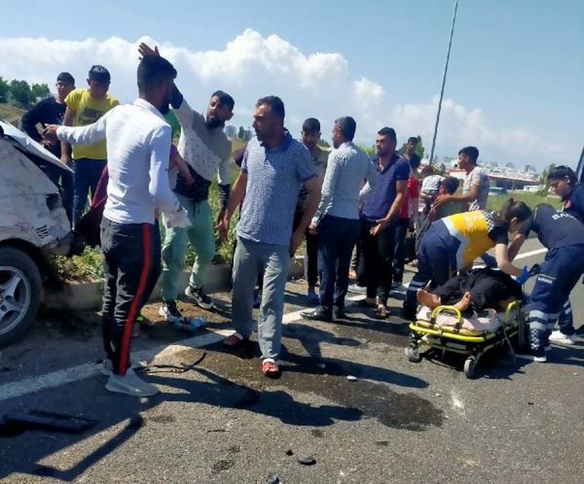 Kayseri\'de tarım işçilerini taşıyan minibüs ile kamyonet çarpıştı: 1 ölü, 7 yaralı