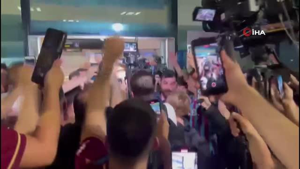 Trabzonspor\'un yeni transferleri Orsic ve Fernandez\'e coşkulu karşılama