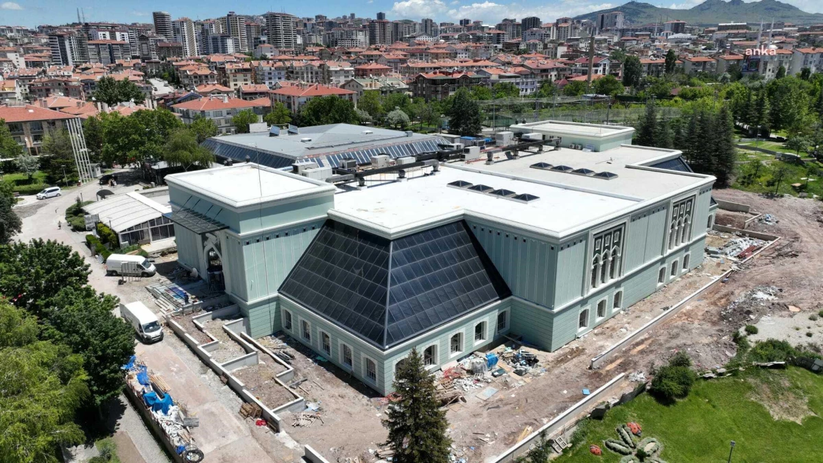 Ankara Büyükşehir Belediyesi, Altınpark Yüzme Havuzu\'nda inşaat çalışmalarını sürdürüyor