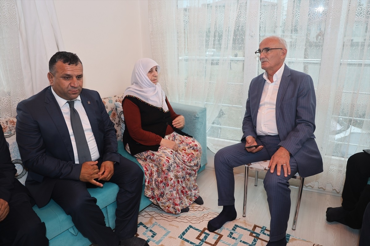 Yusuf Ziya Yılmaz, vefat eden mahalle başkanlarının eşini Cumhurbaşkanı Erdoğan ile görüştürdü