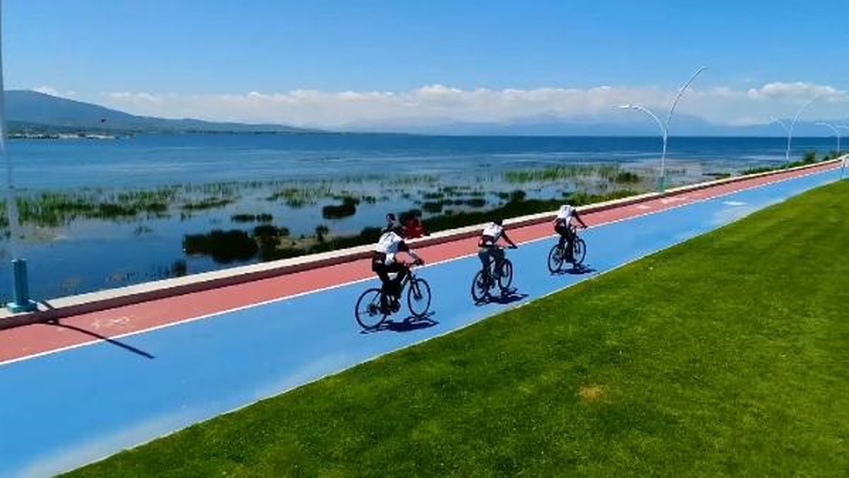 Çevre Bakanı: 1643 kilometre bisiklet yolu ve 373 kilometre yeşil yürüyüş yolu tamamlandı