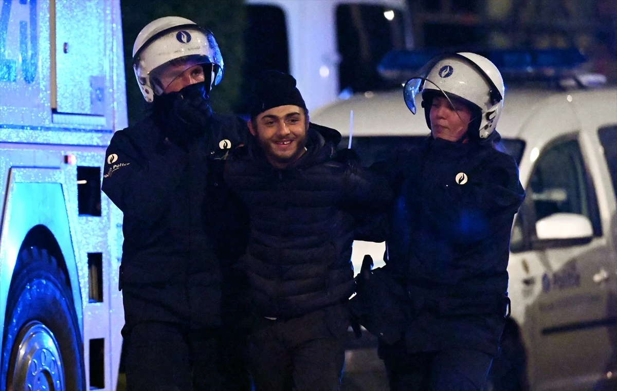 Brüksel\'de Fransa protestolarına destek eylemleri: 29 gözaltı