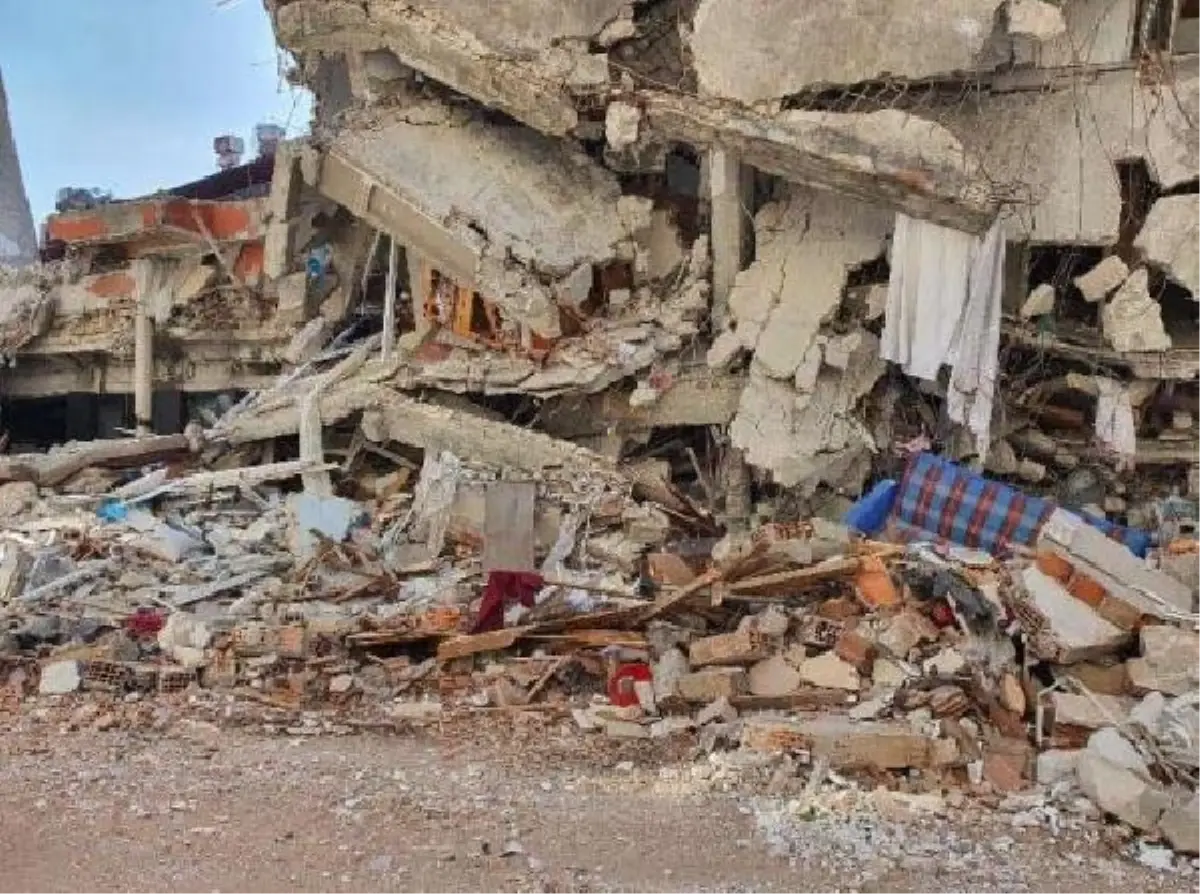 Hacettepe'nin deprem raporu: Beton dayanımı el ile ufalanabilecek kadar düşük