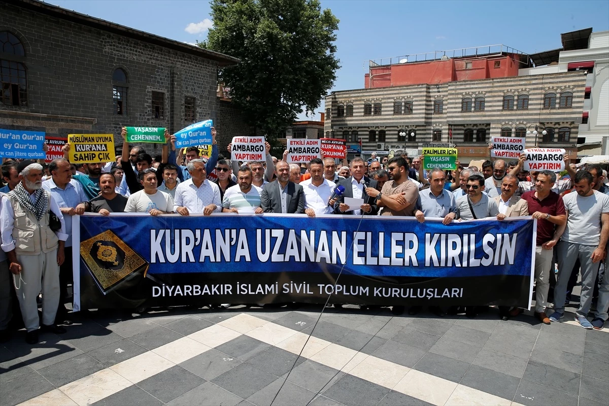 Diyarbakır\'da İsveç\'teki Kur\'an-ı Kerim Yakma Olayı Protesto Edildi