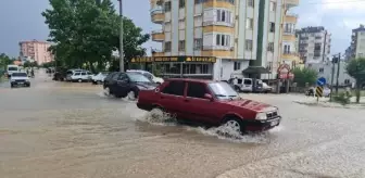 Kadirli'de Sağanak Yağış Hayatı Olumsuz Etkiledi