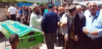 Karabük'te Cezaevinden Çıkan Adam, Balkondan Tırmanarak Eve Girdi ve Gelinini Öldürdü