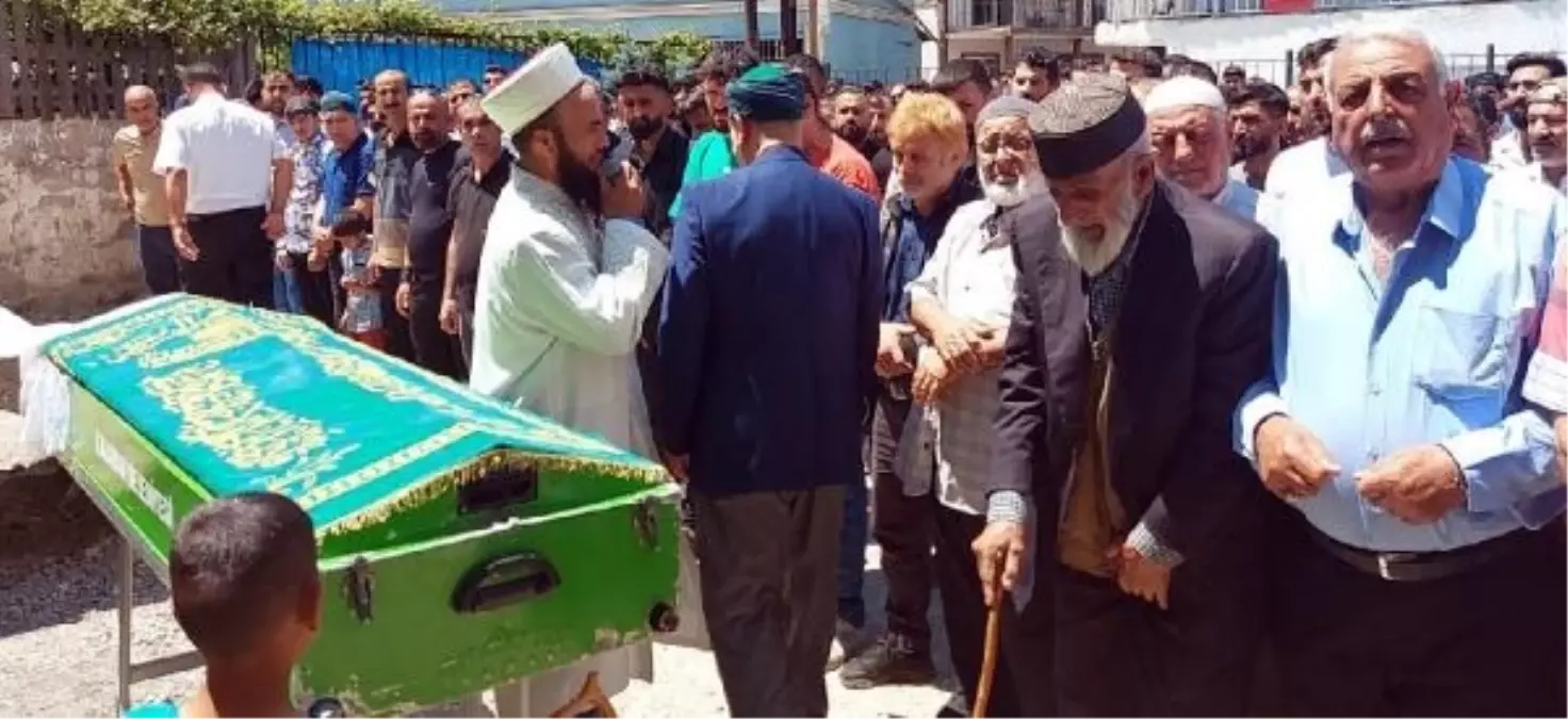 Karabük'te Cezaevinden Çıkan Adam, Balkondan Tırmanarak Eve Girdi ve Gelinini Öldürdü