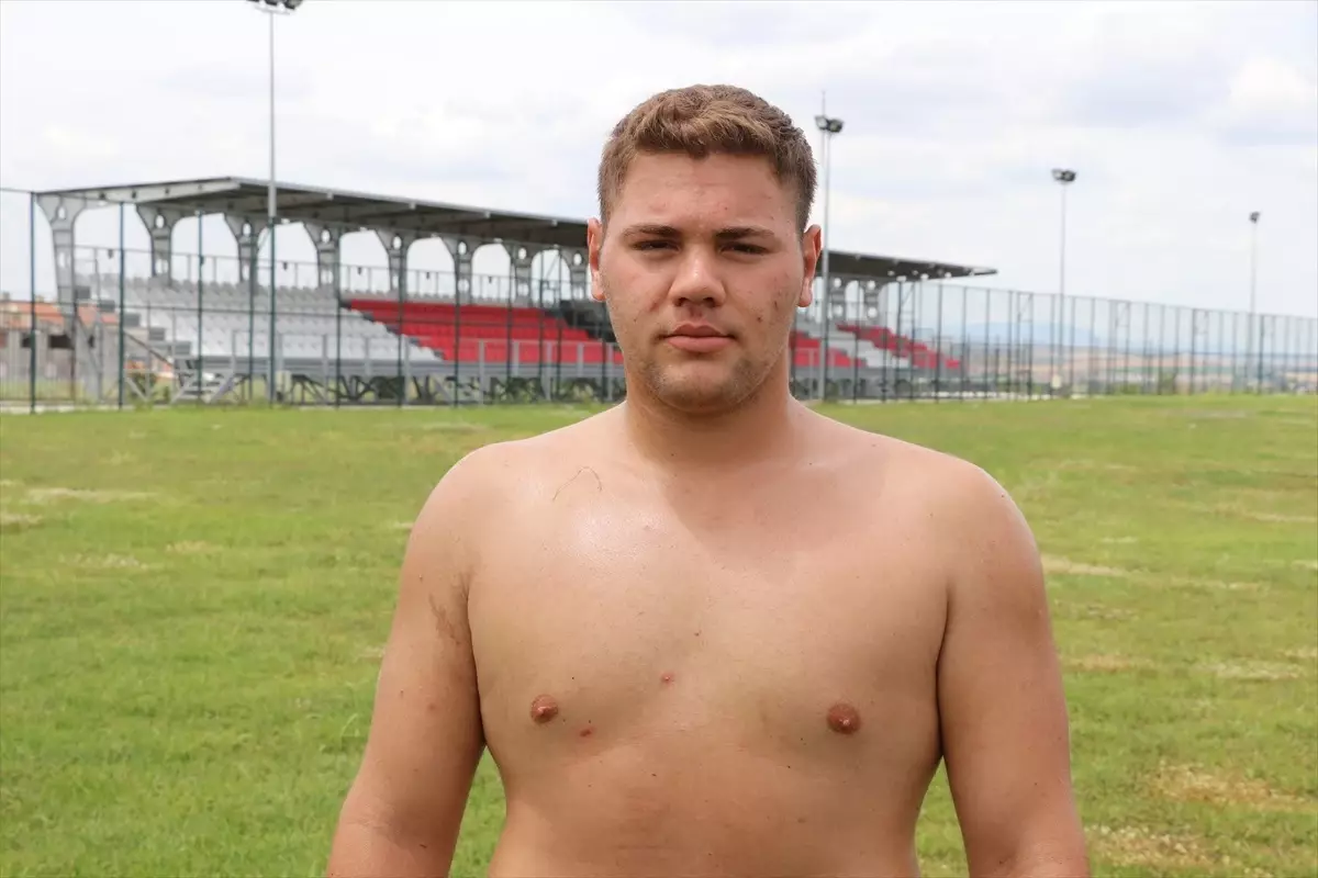 17 yaşındaki güreşçi Yiğit Kartal, Kırkpınar Yağlı Güreşleri\'nde birincilik hedefliyor