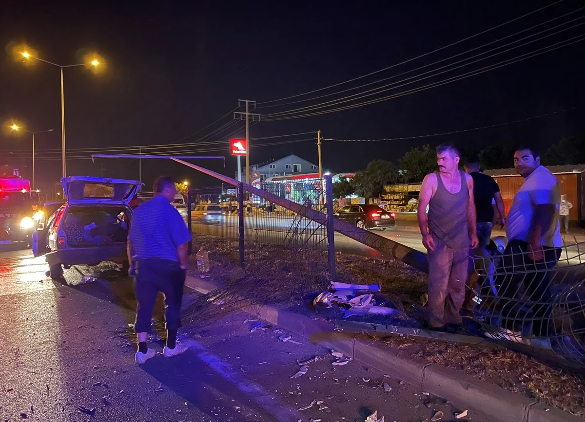 Fethiye\'de Otomobil Çarpışması: 6 Kişi Yaralandı