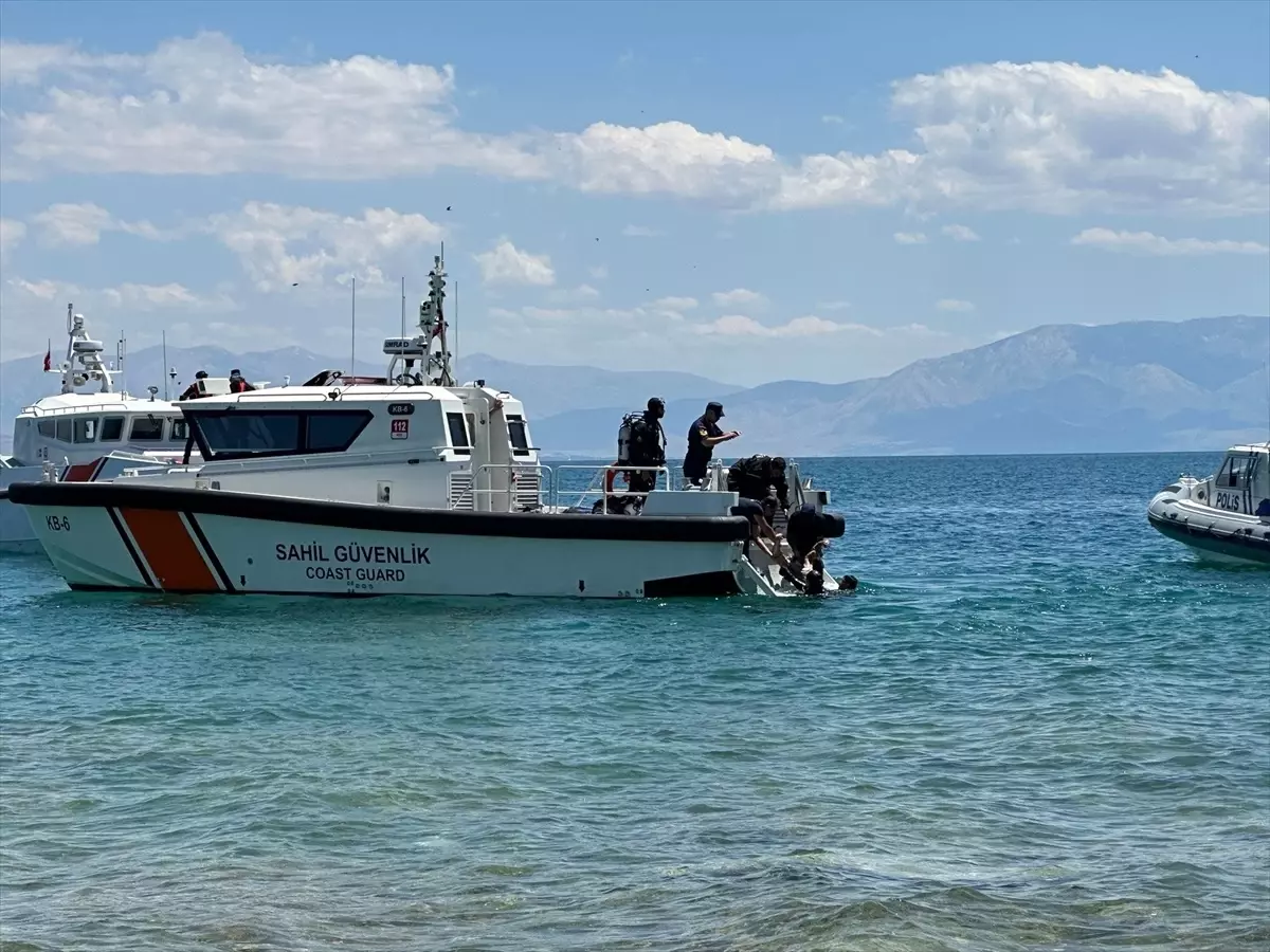 Van Gölü\'nde Serinlemek İsterken 2 Kişi Hayatını Kaybetti