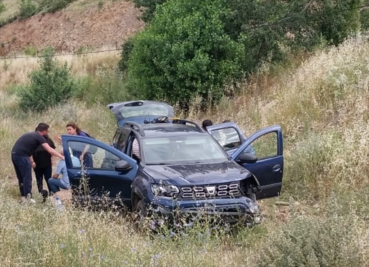 Sivas\'ın Koyulhisar ilçesinde trafik kazası: 4 yaralı