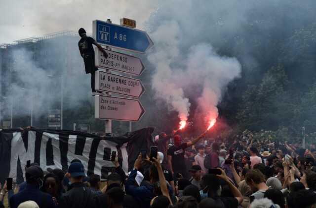 Son Dakika: Fransa'daki olaylar sonrası ülke genelinde saat 21.00'dan itibaren otobüs ve tramvaylar çalışmayacak