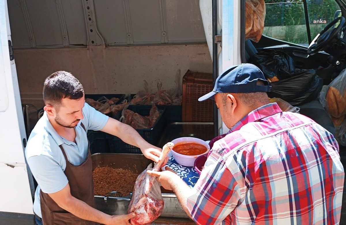 Turgutlu Belediyesi Kurban Bağışlarını İhtiyaç Sahiplerine Ulaştırdı