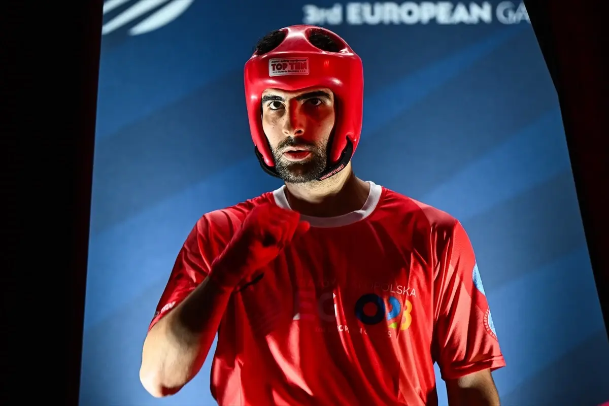 Polonya\'da Kick Boks Branşında Emine Arslan Finale Kalırken Üç Milli Sporcu Bronz Madalya Aldı