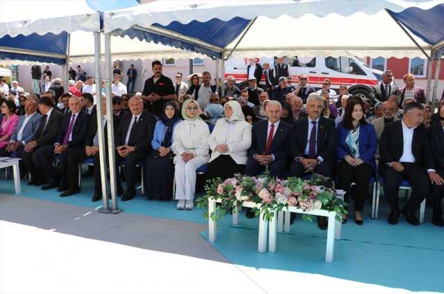 AK Partili Binali Yıldırım'ın Erzincan'da yaptırdığı caminin açılışına CHP'li Mustafa Sarıgül de katıldı