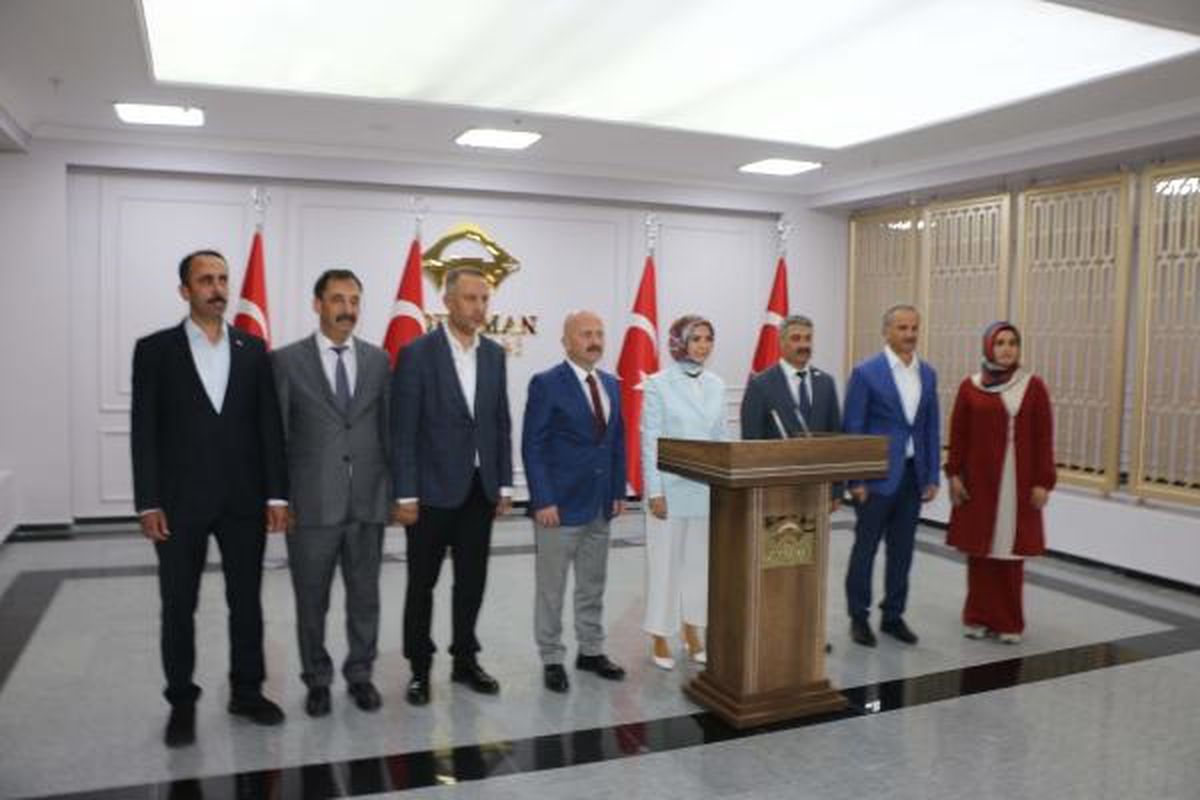 AİLE ve Sosyal Hizmetler Bakanı Adıyaman\'da deprem bölgesinde ziyaretlerde bulundu