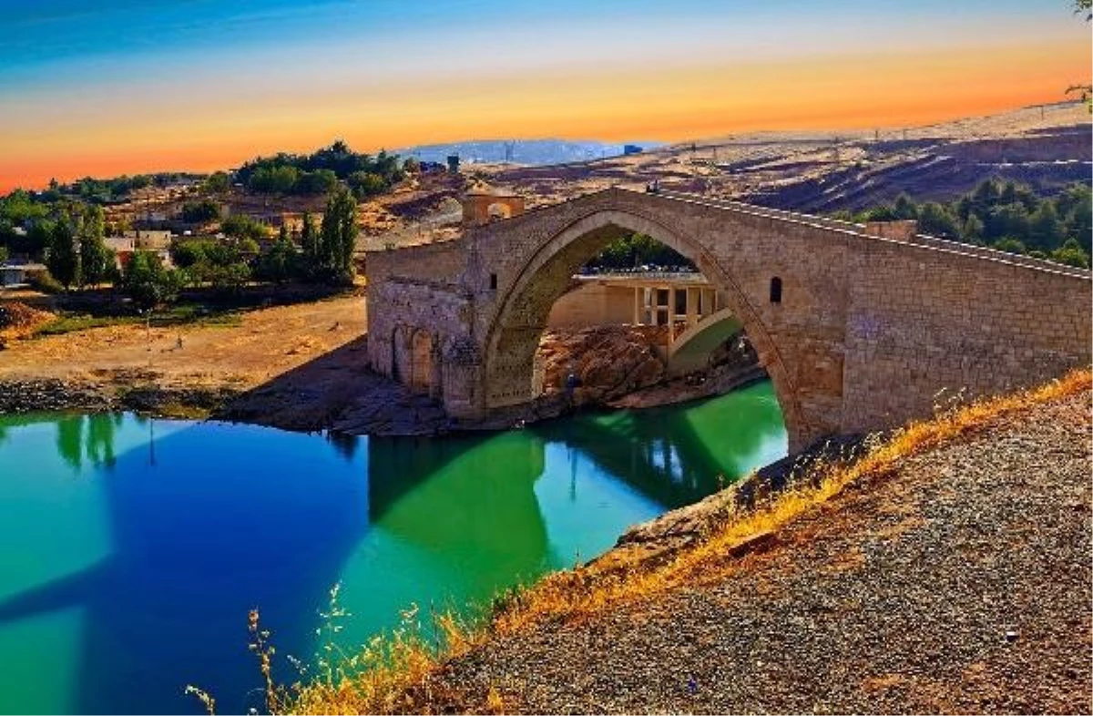 Osmanlı dönemine ait tarihi köprülerin bakım ve onarımları sürüyor