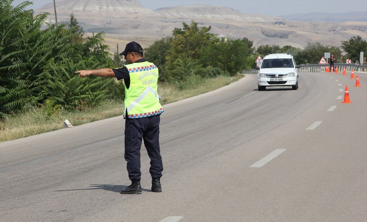 Beypazarı İlçe Jandarma Komutanlığından Bayram Dönüşü Sürücülere Uyarı