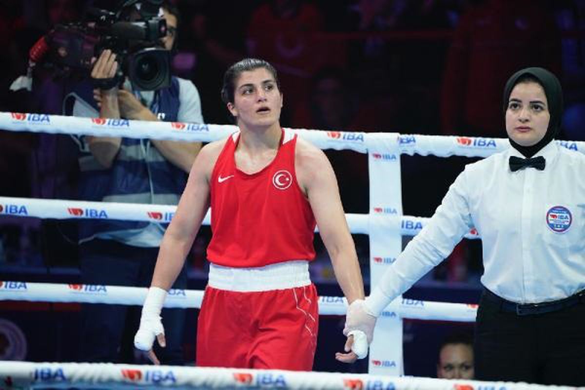 Busenaz Sürmeneli Avrupa Oyunları\'nda altın madalya kazandı