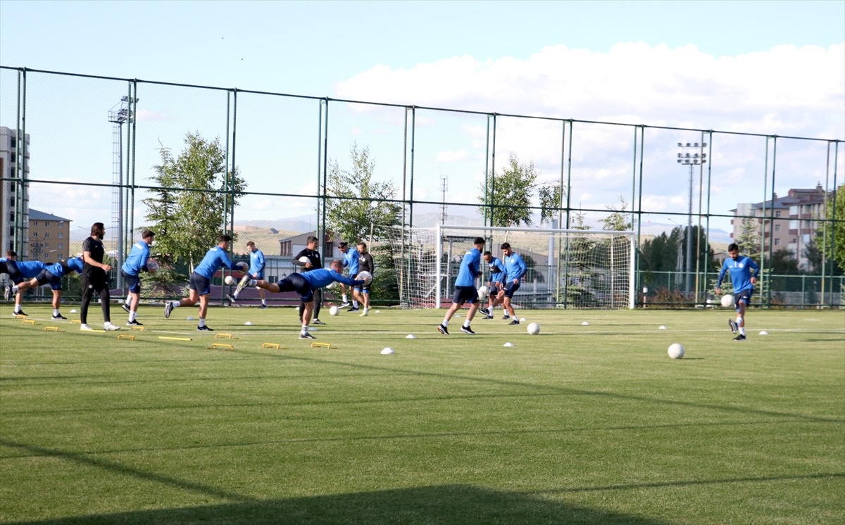 Çaykur Rizespor, Erzurum\'da yeni sezon hazırlıklarına başladı