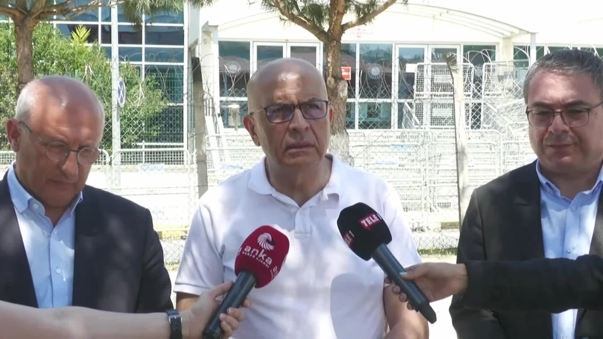 CHP Milletvekilleri, Tutuklu Gazeteci Merdan Yanardağ\'ı Cezaevinde Ziyaret Etti.